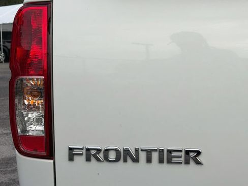 Used 2019 Nissan Frontier SV RWD image 11