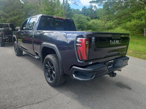 Used 2024 GMC Sierra 2500 AT4 w/ AT4 Premium Plus Package AWD/4WD image 3