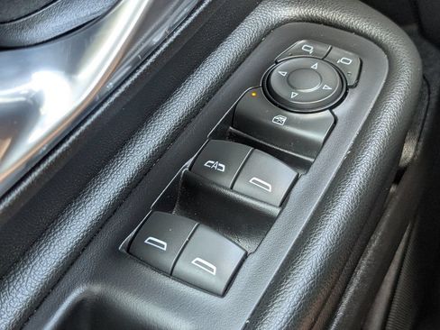 Used 2024 GMC Terrain SLE AWD/4WD image 22