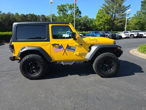Used 2020 Jeep Wrangler Sport AWD/4WD image 7