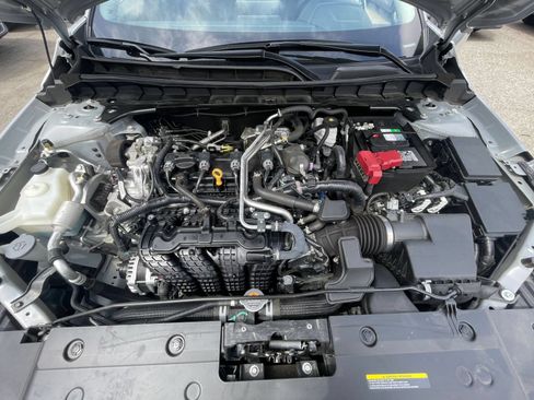 Used 2024 Nissan Altima 2.5 SV FWD image 33