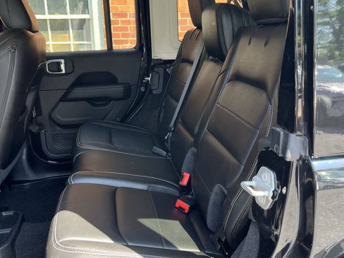 Used 2021 Jeep Wrangler Unlimited Sahara w/ Dual Top Group AWD/4WD image 6