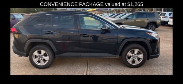 Used 2020 Toyota RAV4 XLE w/ Convenience Package FWD image 3