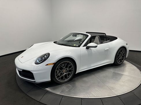 Used 2025 Porsche 911 Carrera RWD image 15