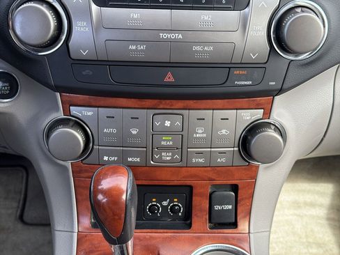 Used 2008 Toyota Highlander Limited AWD/4WD image 18