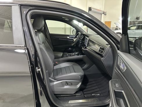 New 2026 Volkswagen Atlas Cross Sport SEL R-Line AWD/4WD image 37