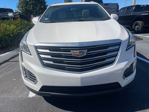 Used 2019 Cadillac XT5 Luxury image 3