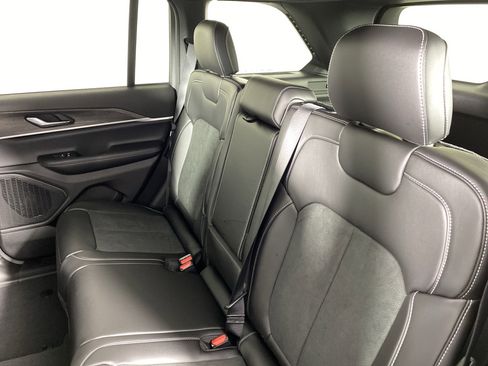 New 2026 Jeep Grand Cherokee Altitude image 29