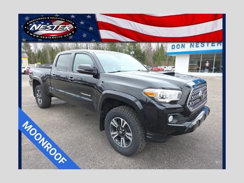Used 2018 Toyota Tacoma TRD Sport image 1