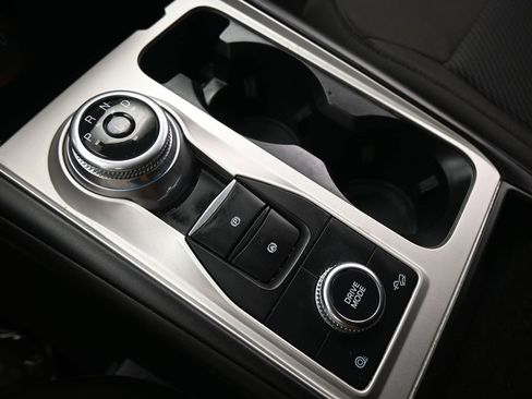 Certified 2022 Ford Explorer XLT w/ Class IV Trailer Tow Package image 16