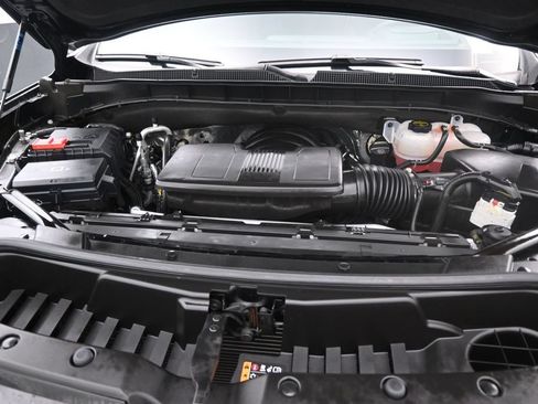 Used 2026 Chevrolet Suburban Premier RWD image 15