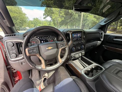 Used 2021 Chevrolet Silverado 1500 High Country w/ Technology Package AWD/4WD image 13