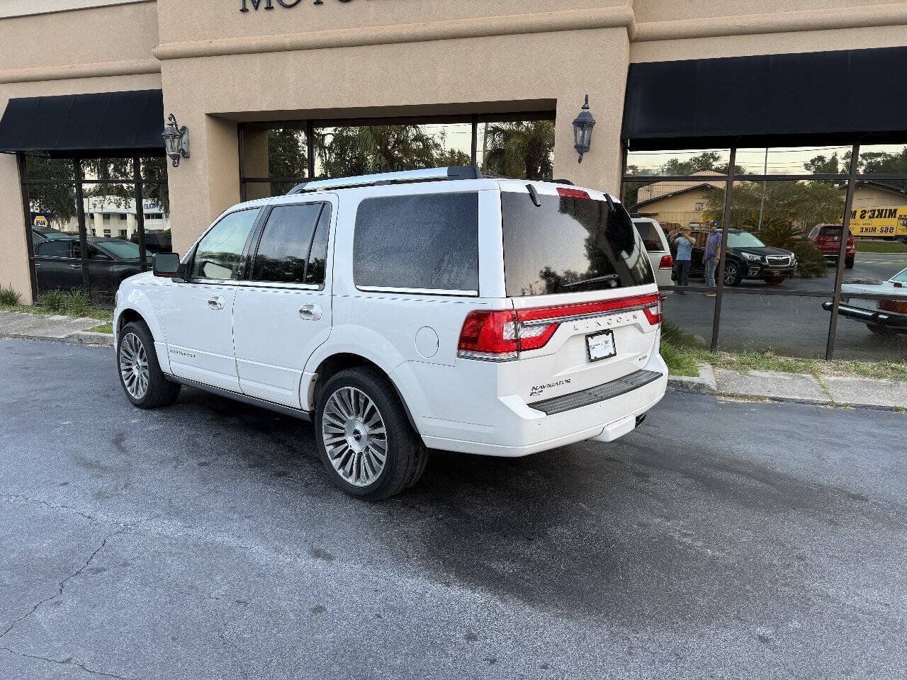 Used 2015 Lincoln Navigator 2WD w/ Equipment Group 101A Reserve image 4