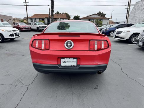 Used 2010 Ford Mustang Premium RWD image 3