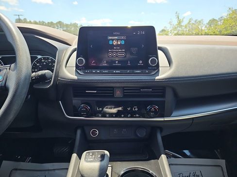 Used 2023 Nissan Rogue SV AWD/4WD image 24