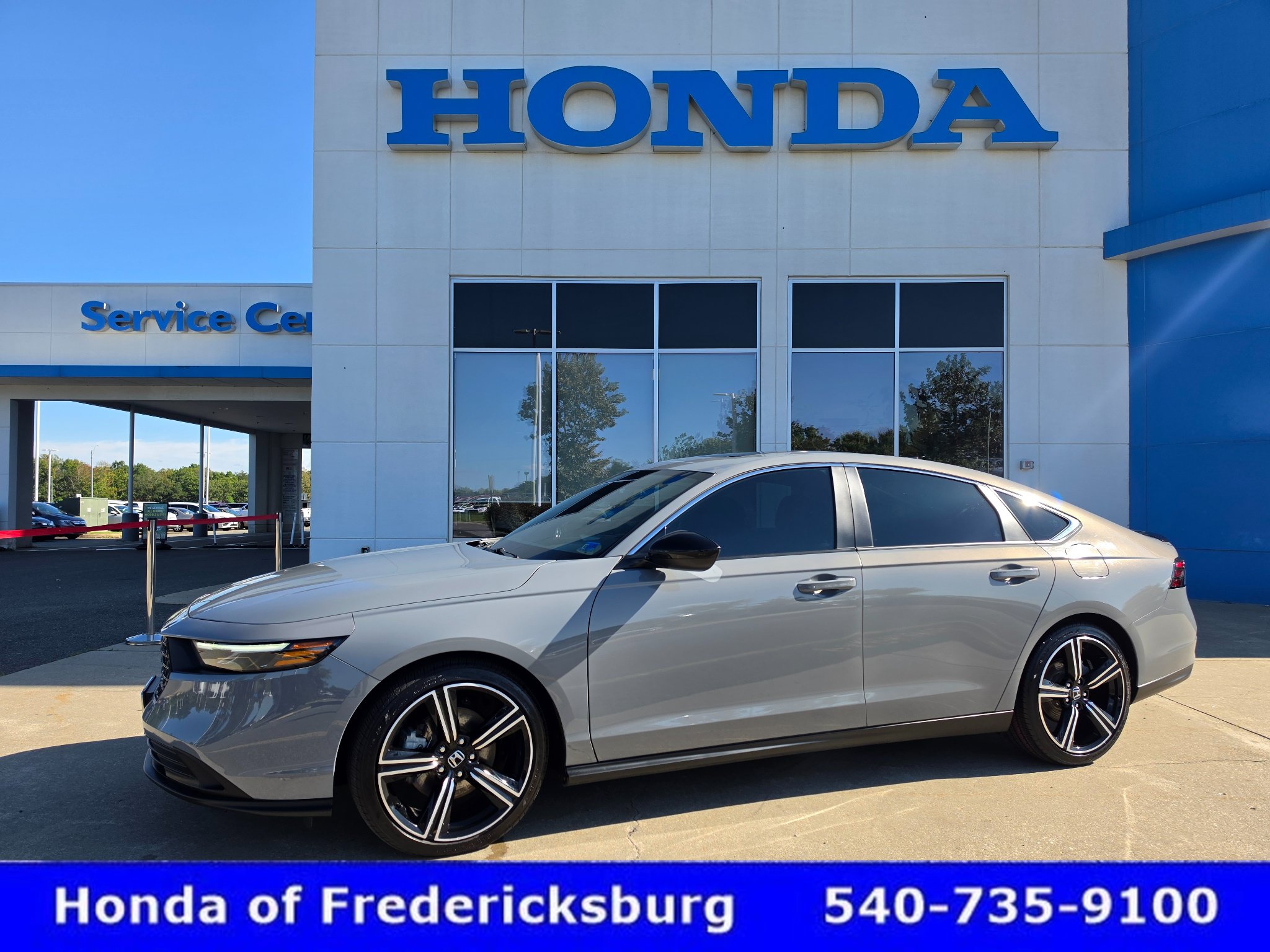 Used 2025 Honda Accord Sport image 1