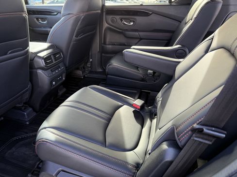 Certified 2024 Honda Pilot TrailSport image 24