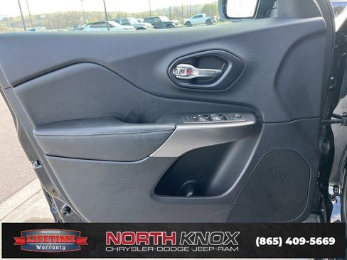 Used 2022 Jeep Cherokee Latitude Lux w/ Sun & Sound Group image 5