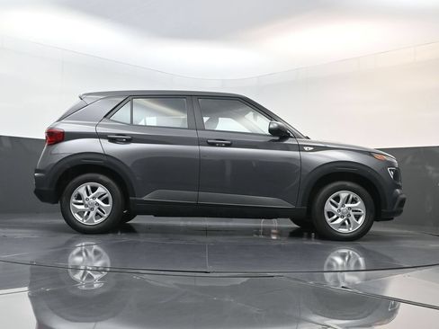 Certified 2026 Hyundai Venue SE FWD image 22