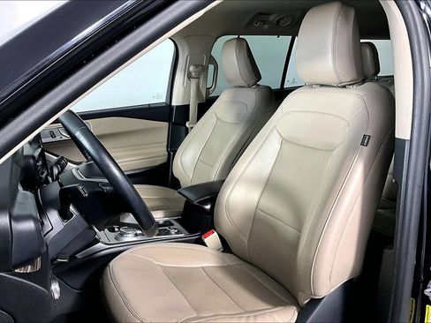 Used 2023 Ford Explorer Limited AWD/4WD image 25
