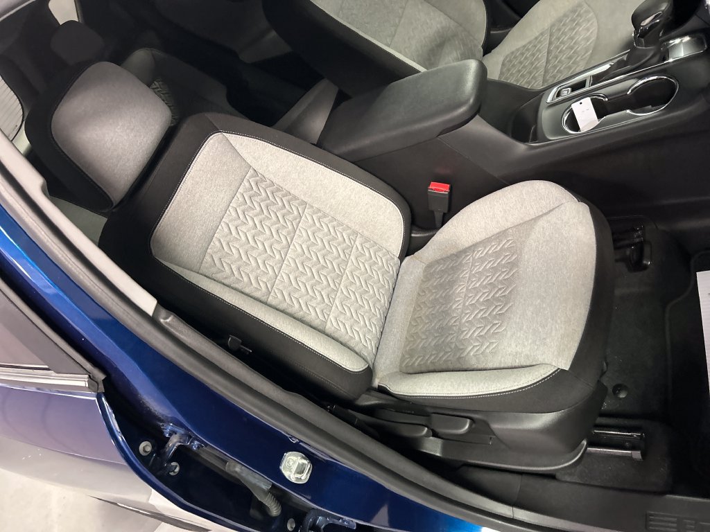 Used 2023 Chevrolet Equinox LS w/ LS Convenience Package FWD image 23