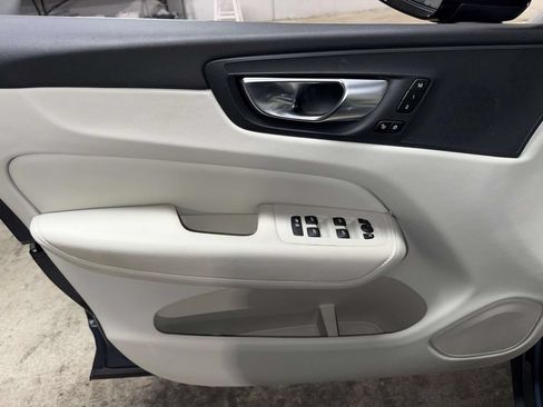 Used 2023 Volvo XC60 B5 Plus w/ Climate Package FWD image 20