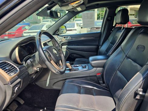 Used 2017 Jeep Grand Cherokee Overland w/ Jeep Active Safety Group AWD/4WD image 10