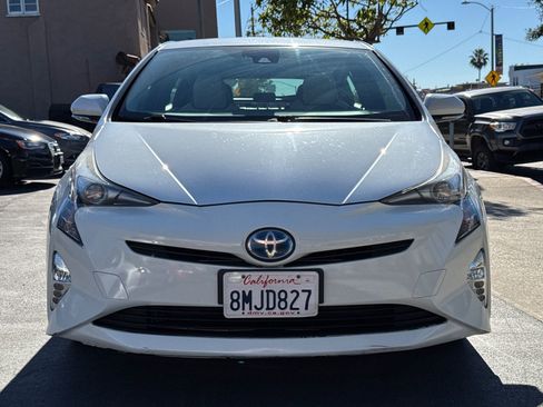 Used 2016 Toyota Prius Three Touring image 3