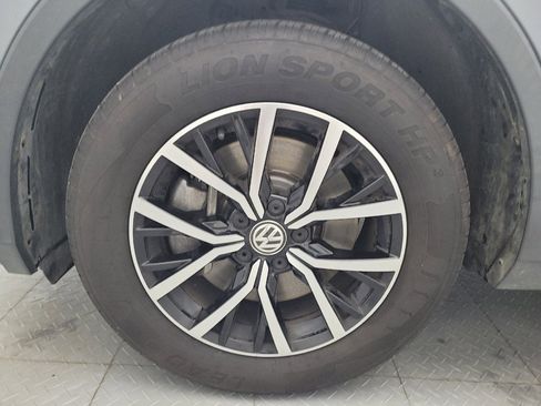 Used 2021 Volkswagen Tiguan SE R-Line FWD image 31