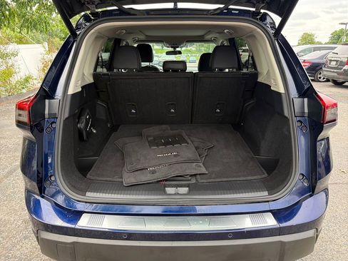 Used 2025 Nissan Rogue SV w/ SV Premium Package FWD image 28