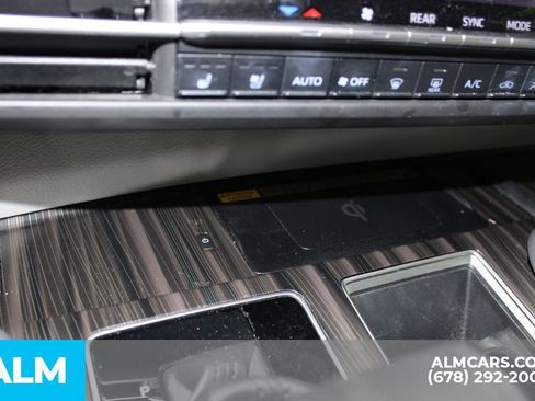 Used 2021 Toyota Sienna Limited FWD image 34