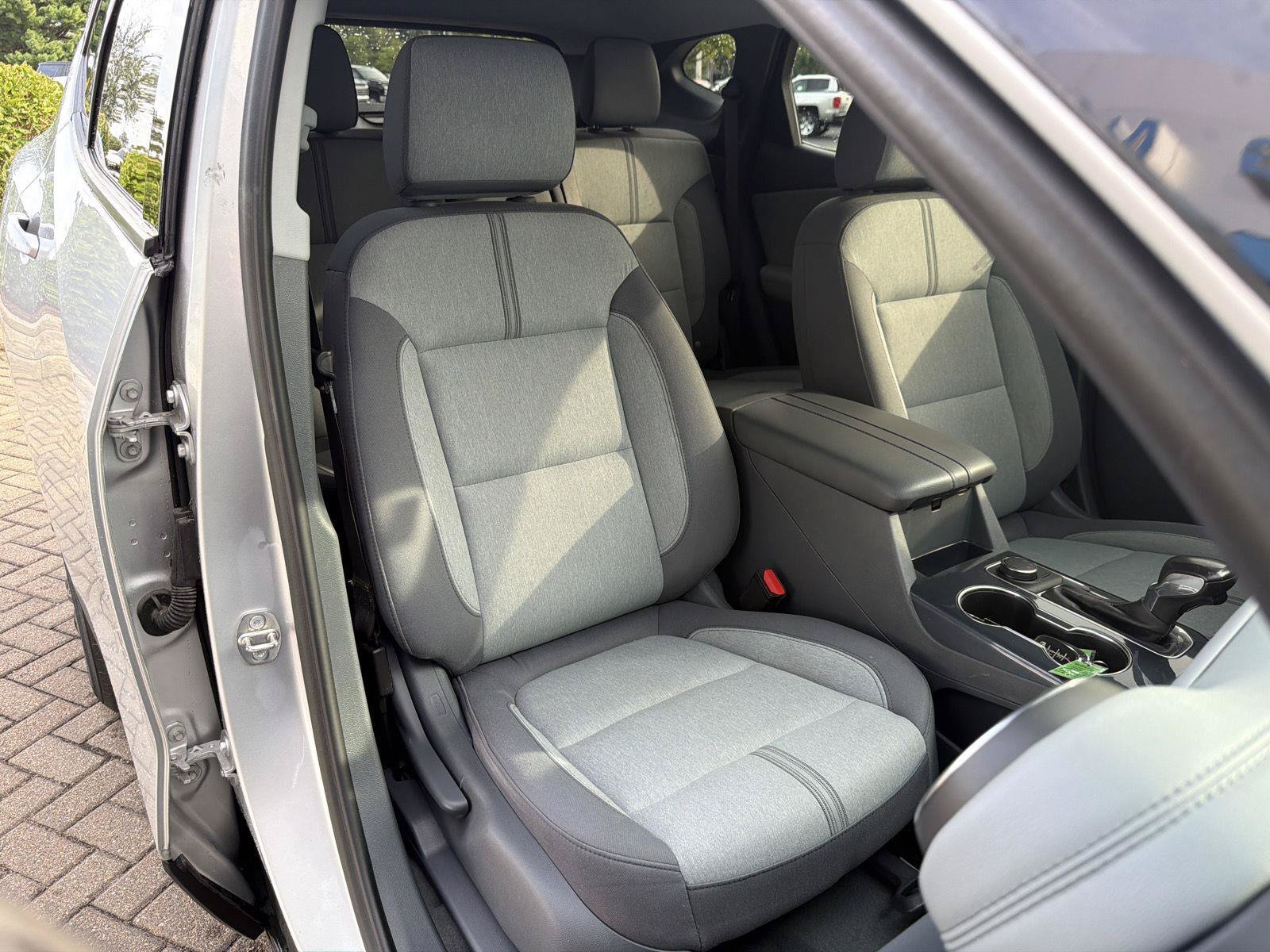 Used 2020 Chevrolet Blazer LT FWD image 32