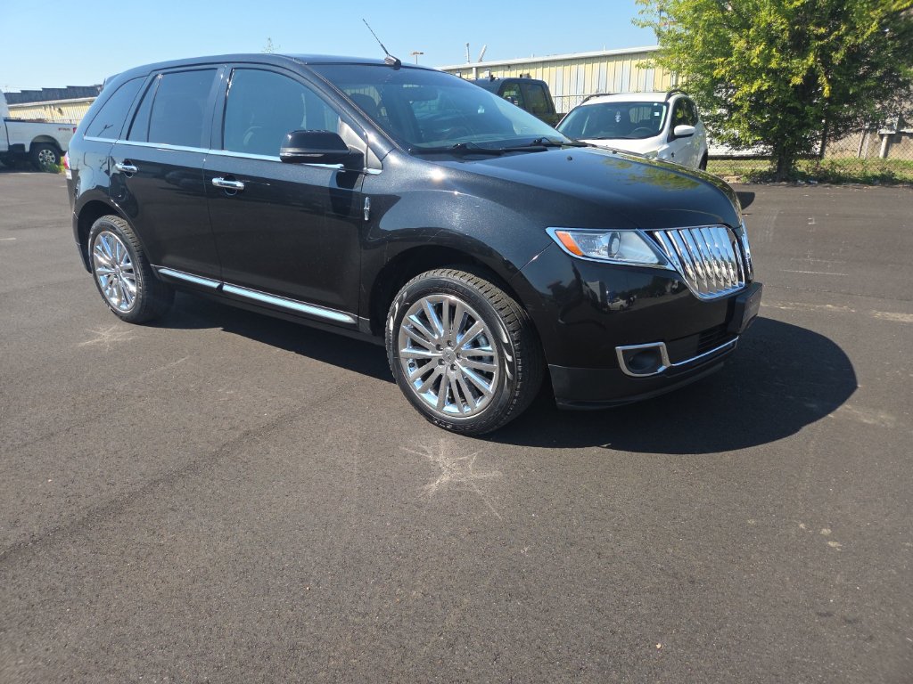 Used 2015 Lincoln MKX FWD w/ Equipment Group 102A image 16