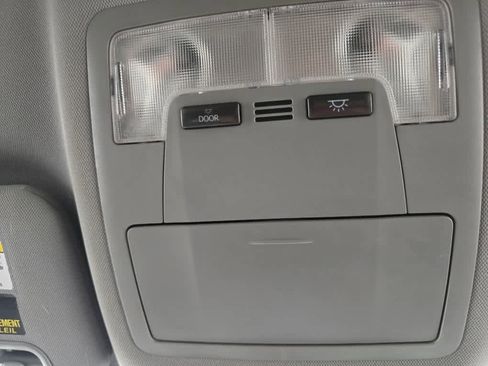 Used 2018 Toyota Highlander Plus image 39