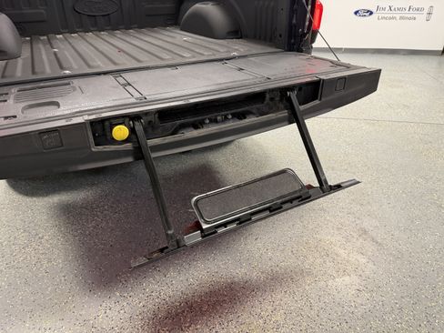 Used 2022 Ford F150 Lightning Platinum image 34