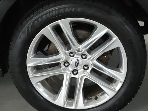 Used 2016 Ford Explorer XLT w/ Equipment Group 202A AWD/4WD image 38