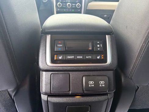 Used 2022 Subaru Ascent Limited AWD/4WD image 30