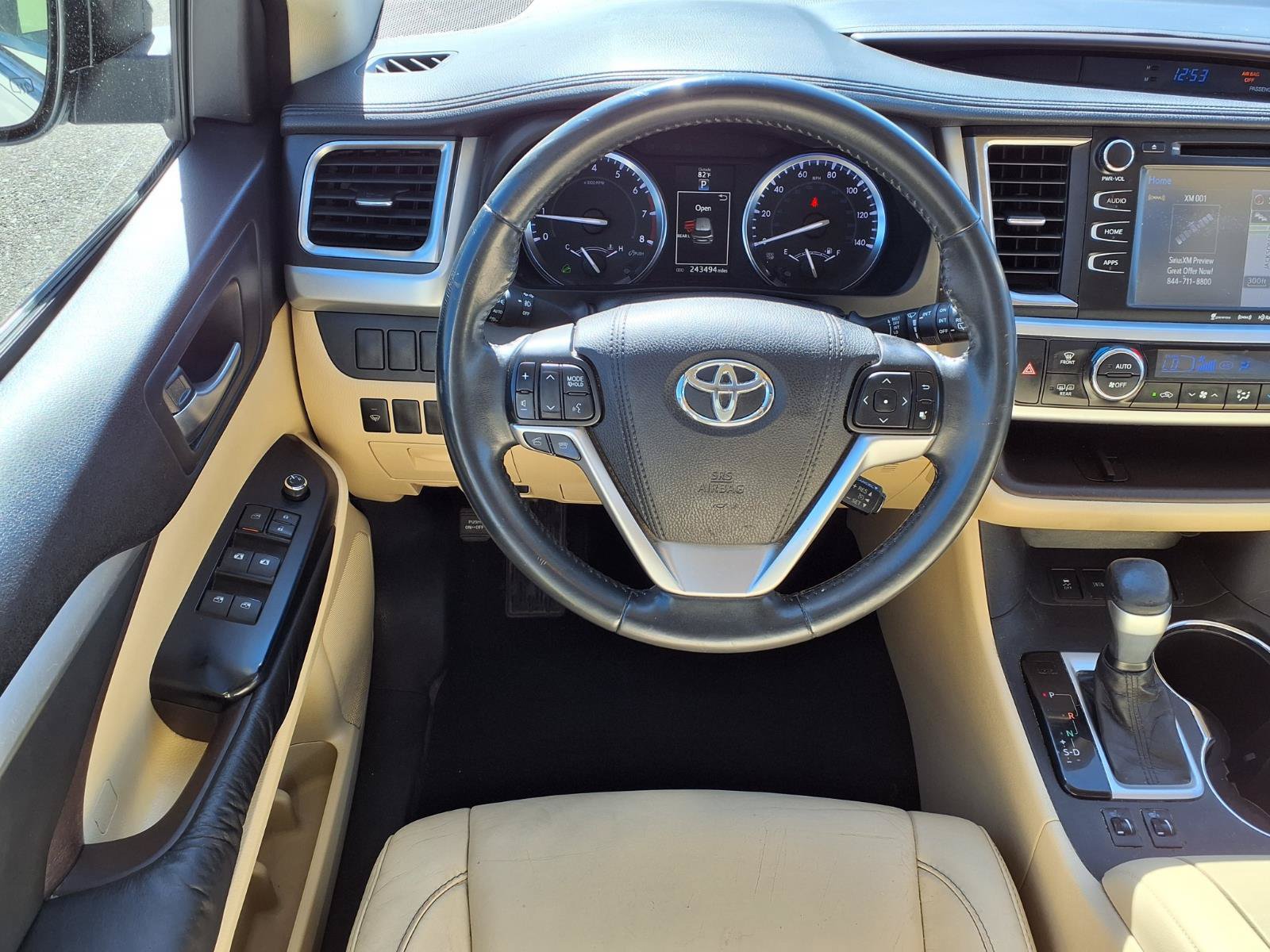 Used 2016 Toyota Highlander XLE AWD/4WD image 14