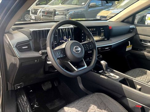 New 2026 Nissan Kicks SV image 10