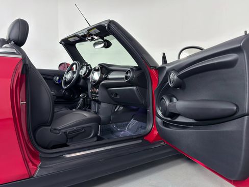 Used 2018 MINI Cooper Convertible image 37