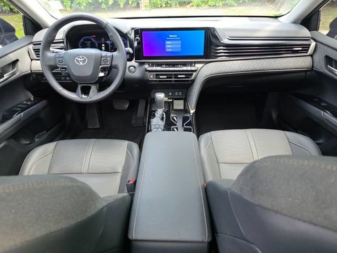 Certified 2025 Toyota Camry XLE FWD image 5