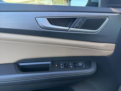 Used 2024 Volkswagen Atlas Cross Sport SE image 10