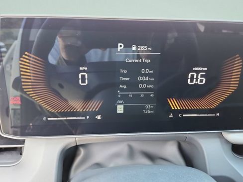 Used 2027 Kia Seltos LX FWD image 17