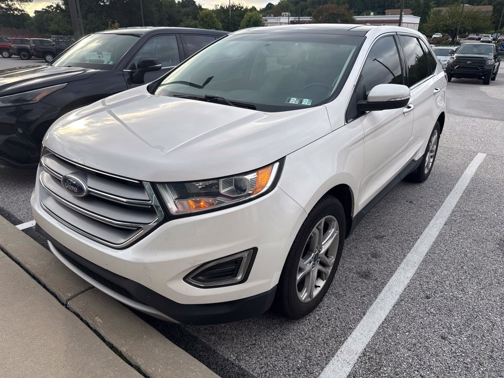 Used 2018 Ford Edge Titanium w/ Equipment Group 301A AWD/4WD image 3