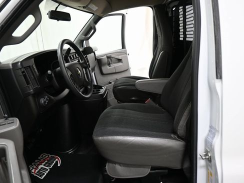 Used 2023 Chevrolet Express 2500 w/ Driver Convenience Package image 8