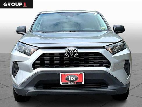 Certified 2022 Toyota RAV4 LE image 3