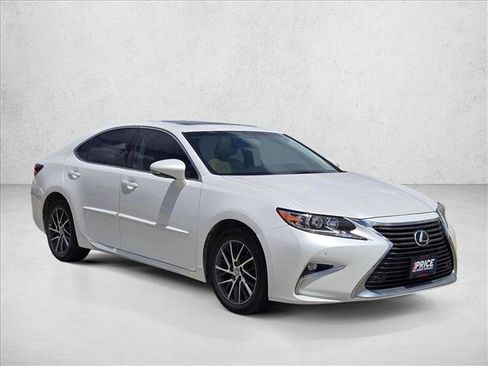 Used 2016 Lexus ES 350 w/ Premium Package w/Wood Trim FWD image 3