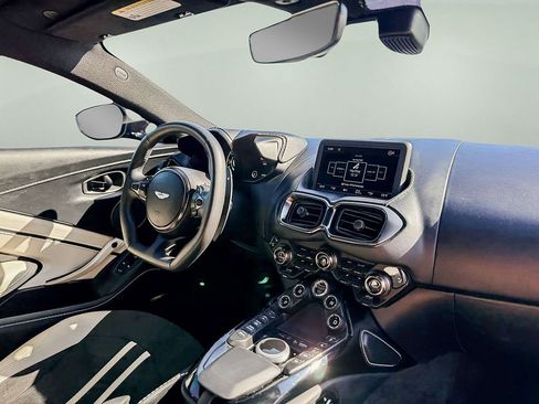 Used 2023 Aston Martin V8 Vantage Coupe image 30
