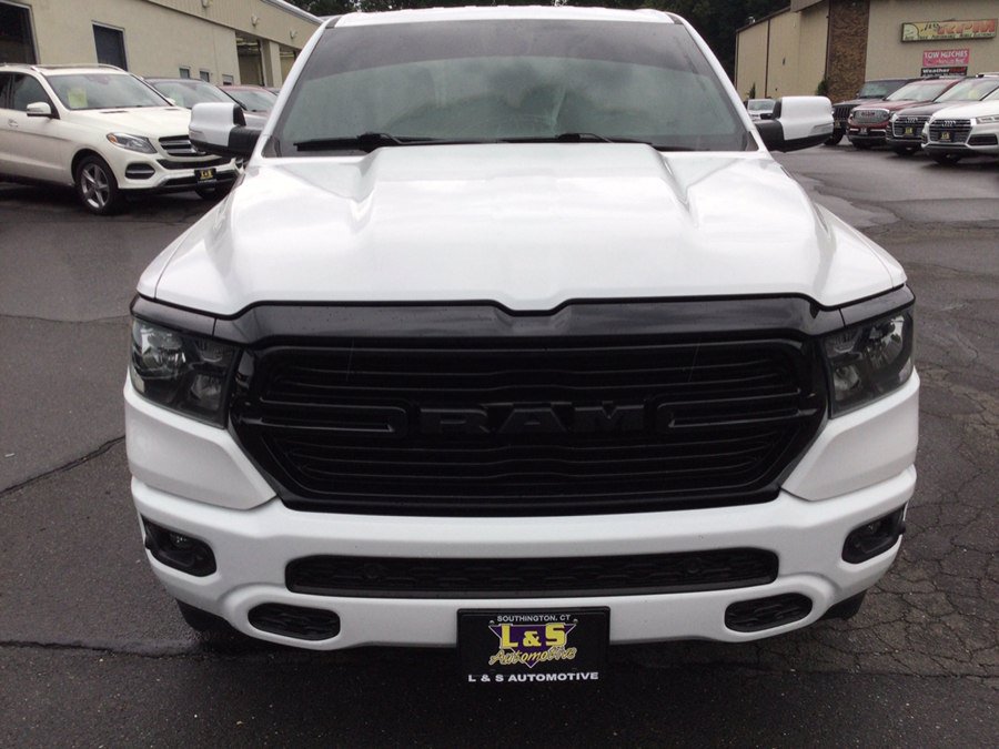 Used 2020 RAM 1500 4x4 Crew Cab image 3