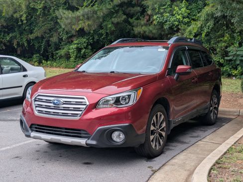 Used 2016 Subaru Outback 2.5i Limited AWD/4WD image 6